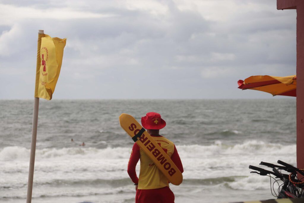 Adolescente de 15 anos morre afogado em cava de Pontal do Paraná