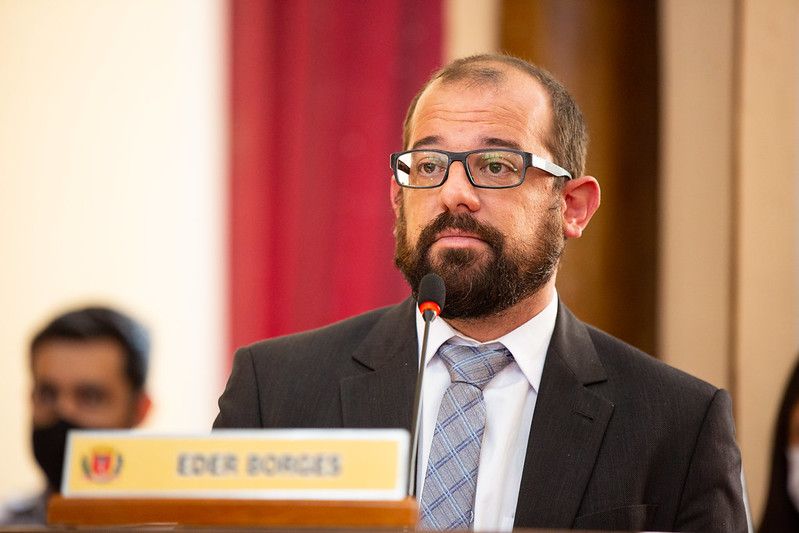 Câmara de Curitiba confirma cassação do vereador Eder Borges